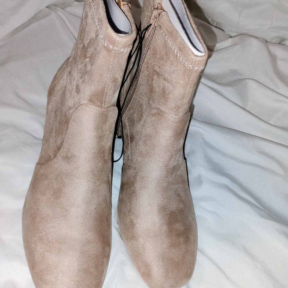 NWT Dream Cloud Stretch Ankle Boot - Picture 3 of 9